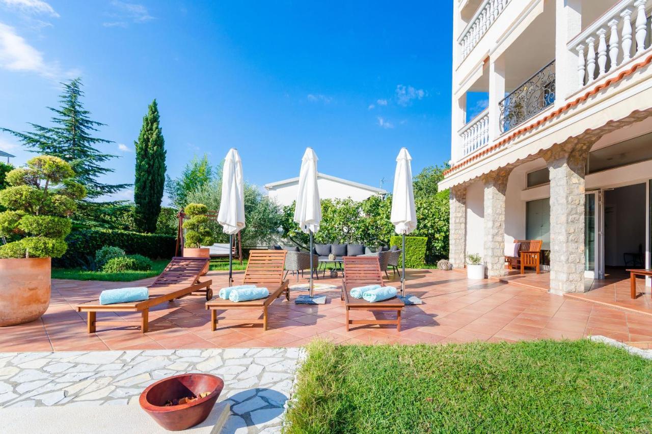 Apartments Sinisa Малинска Экстерьер фото