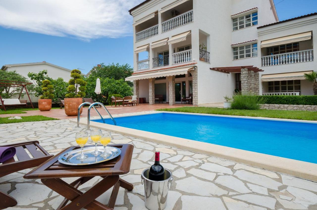 Apartments Sinisa Малинска Экстерьер фото