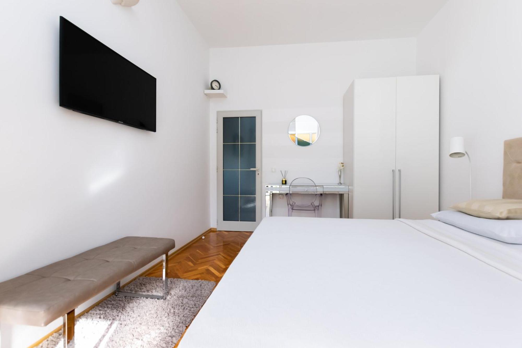 Apartments Sinisa Малинска Экстерьер фото