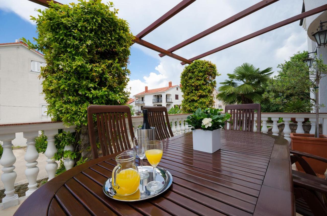 Apartments Sinisa Малинска Экстерьер фото